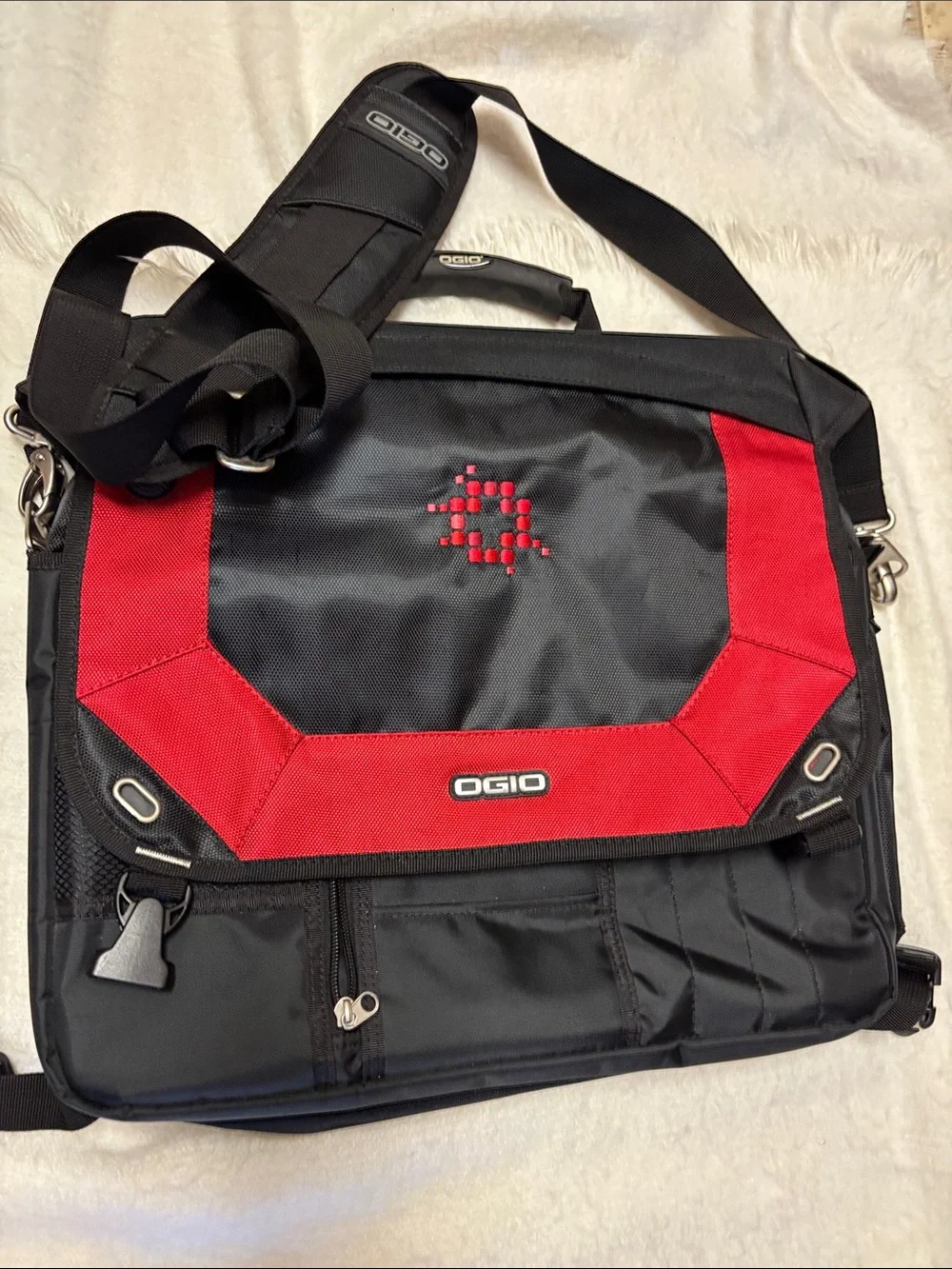 OGIO JACK PACK Black/Red Messenger Laptop Travel Bag